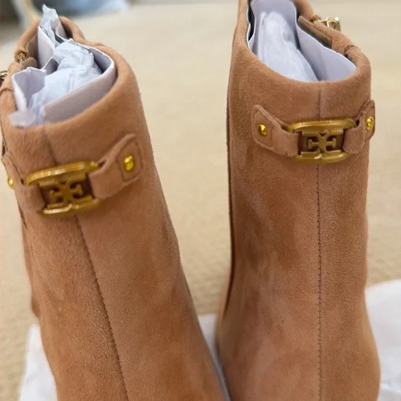 Beige camel colored suede boots by Sam Edelman - Picture 4 of 8